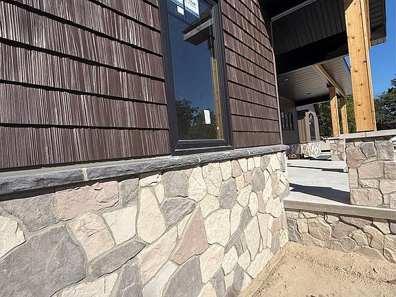 2nd image of 3855 Conifer Ct