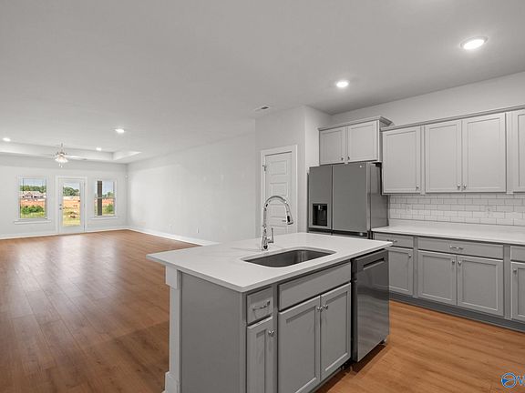 4th image of 125 Clift Farm Dr