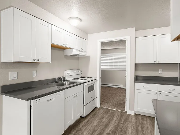 The Rim Crest Apartments — Photo 4