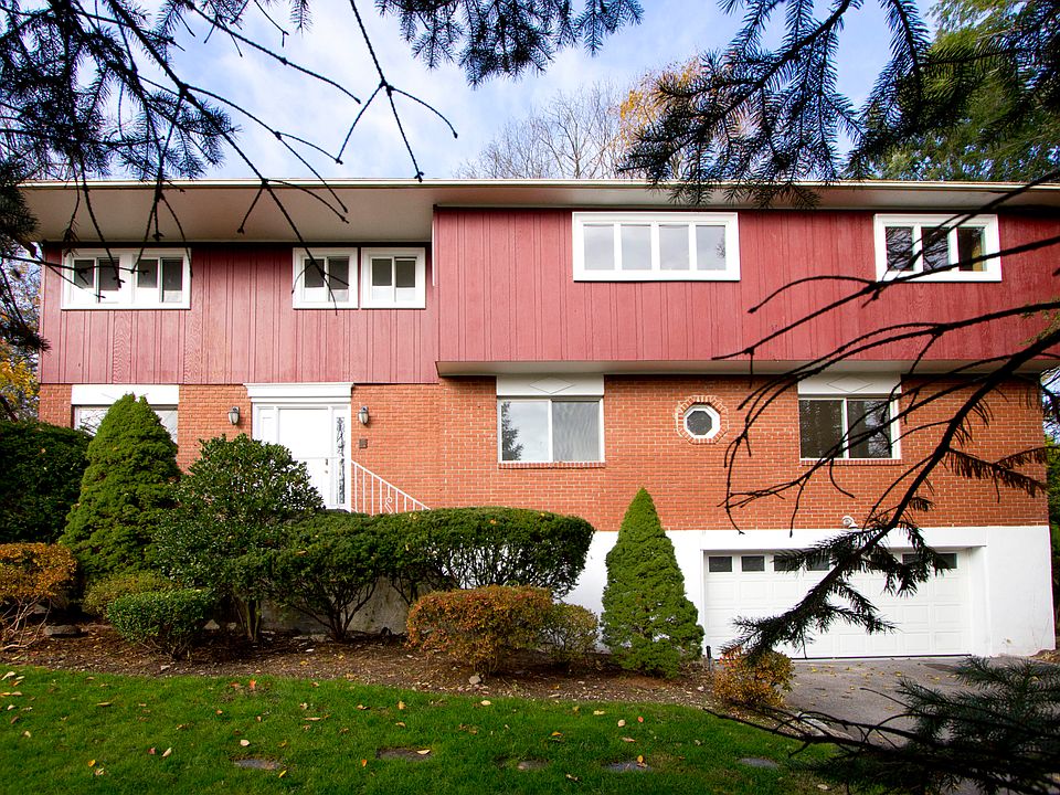 1st image of 1 McKenna Pl