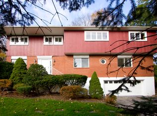 1 McKenna Pl, Mamaroneck, NY 10543