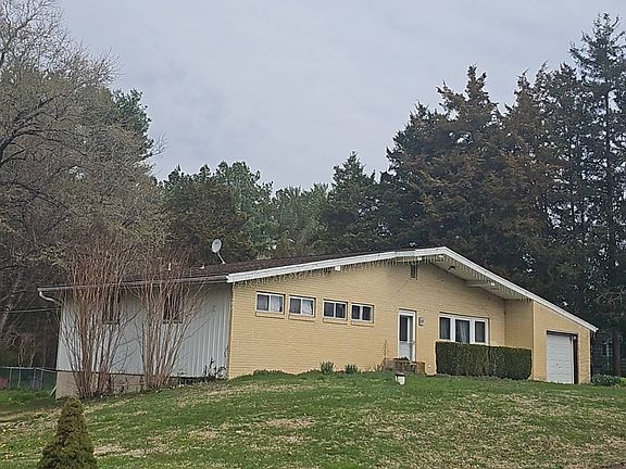 3rd image of 103 Creswell Ave