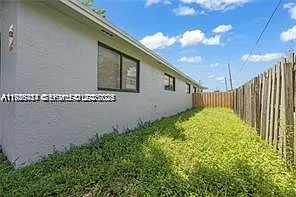 303 NW 7th St #1-2 — Photo 6