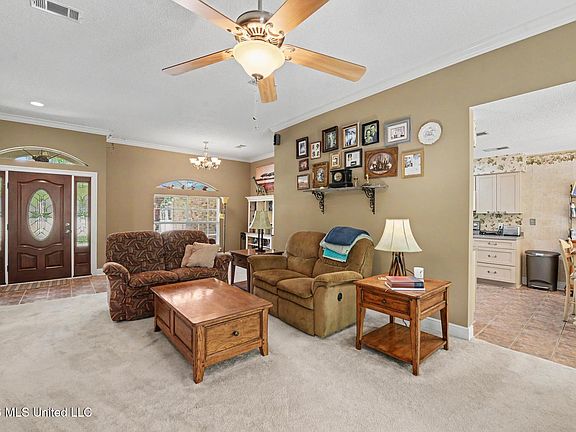 5th image of 632 Kalipekona Ct