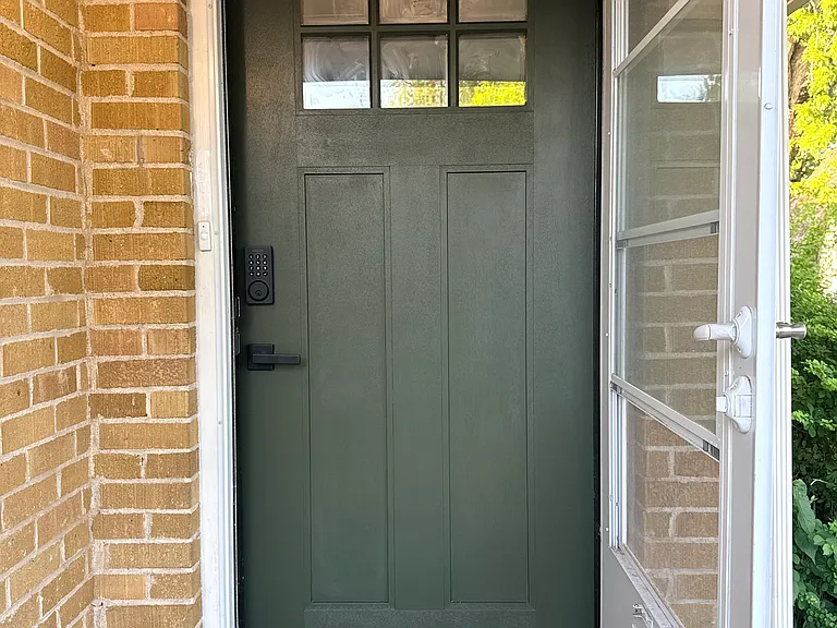 1621 W Olympia Dr — Photo 3