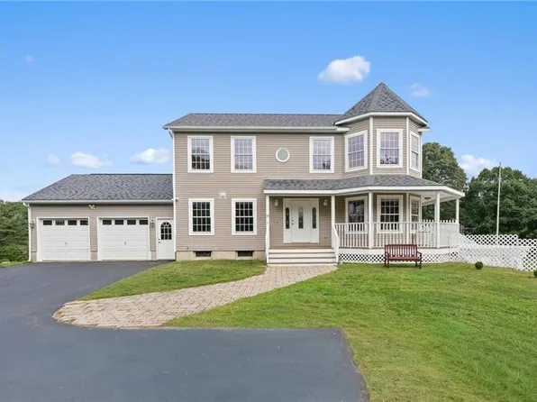 39 Moonlight Dr, Westerly, RI 02891