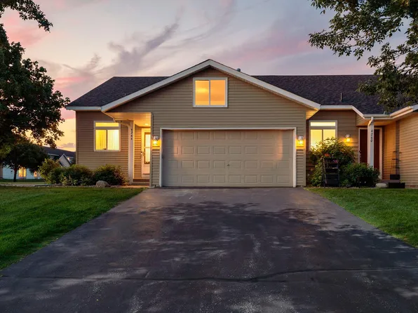 4244 Jarmann Ln, Shakopee, MN 55379