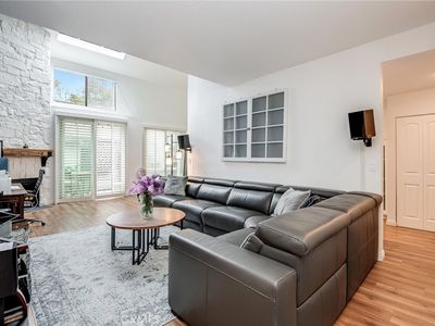 13331 Moorpark St APT 305, Sherman Oaks, CA, 91423
