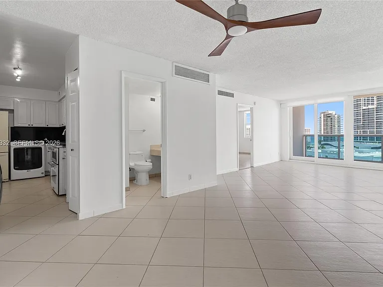 6770 Indian Creek Dr #12R — Photo 16