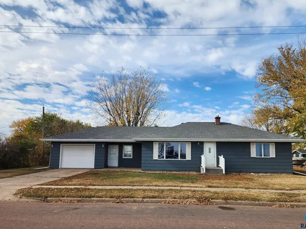 531 N Peck St, Salem, SD 57058