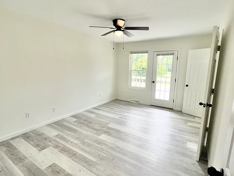 Primary Bedroom (2nd Floor)