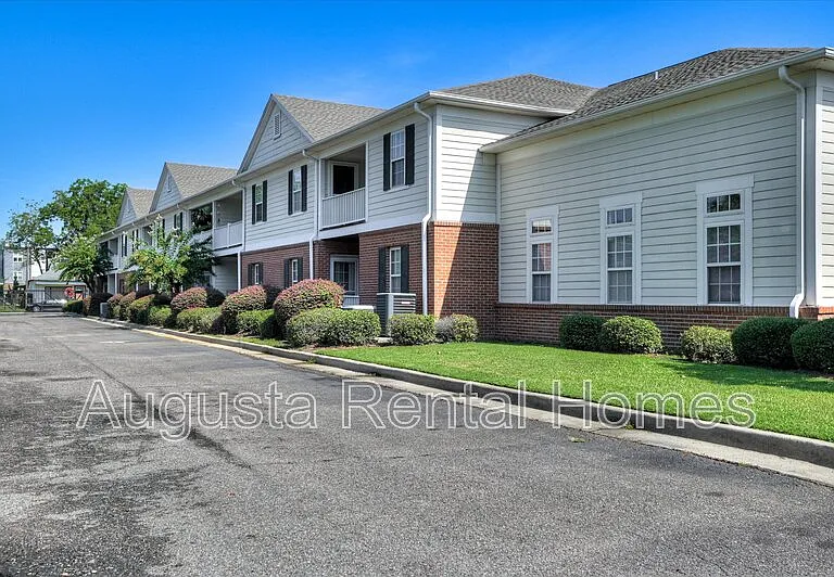 1425 Lee Beard Way #109 — Photo 13