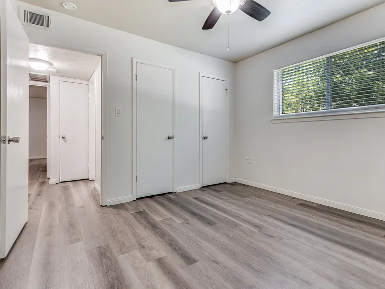 428 N Dallas Ave #7 — Photo 15