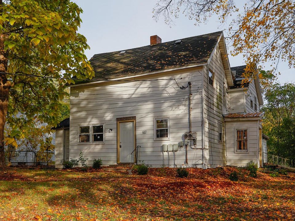 617 E Berrien-101