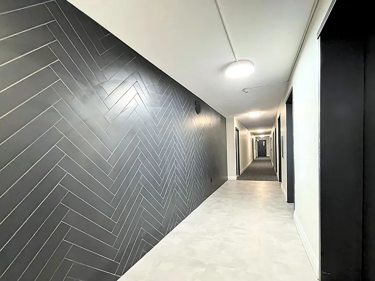 123 Charlton Ave E — Photo 12