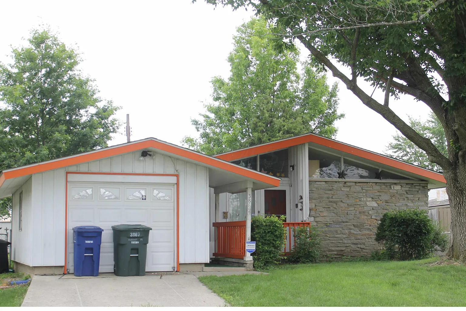 3867 Halsey Pl photo 1