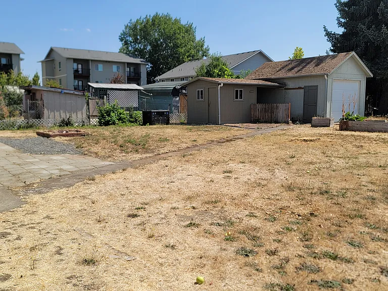 482 Harrison St — Photo 16
