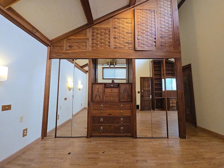 5060 Meyers Ave — Photo 8
