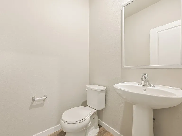 2170 Christina St — Photo 16