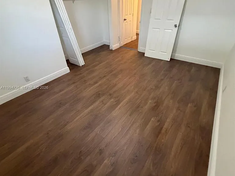 109 SW 1st Ave — Photo 13