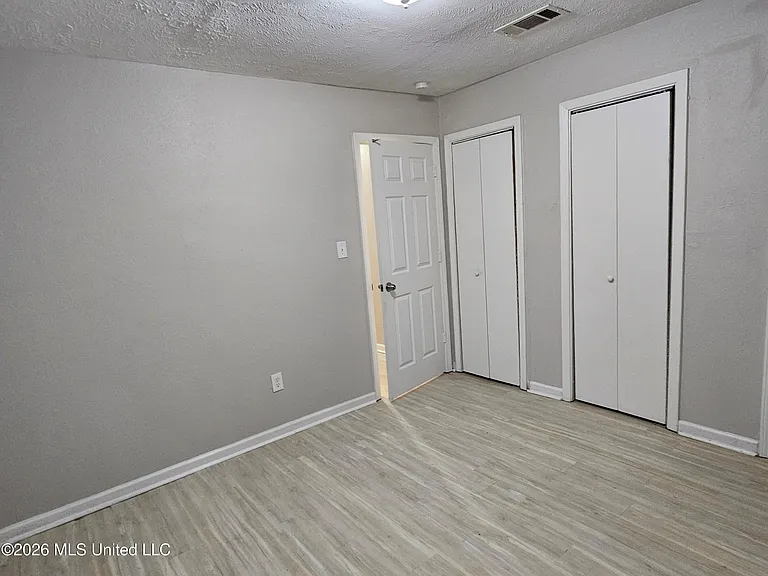 229 Lawrence Rd — Photo 4