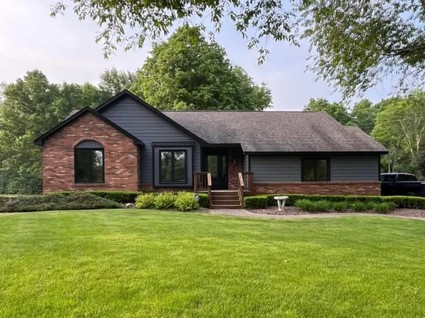 9017 Crosby Lake Rd, Clarkston, MI 48346