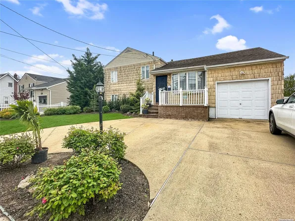 956 Mckinley Street, Baldwin, NY 11510