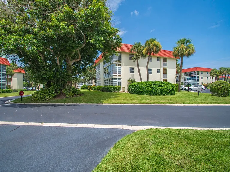 5400 Highway A1A #E18 — Photo 37