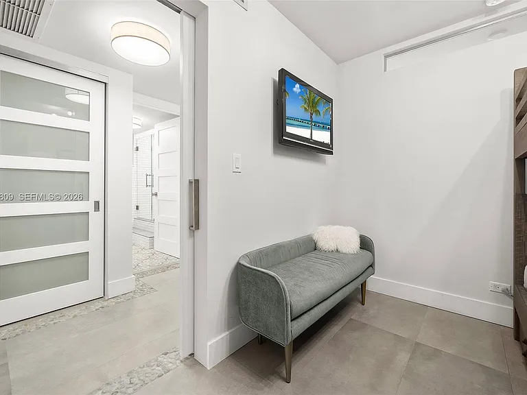 2301 Collins Ave #1533 — Photo 16