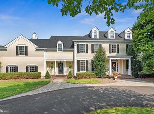 1 Chase Hollow Rd, Hopewell, NJ 08525