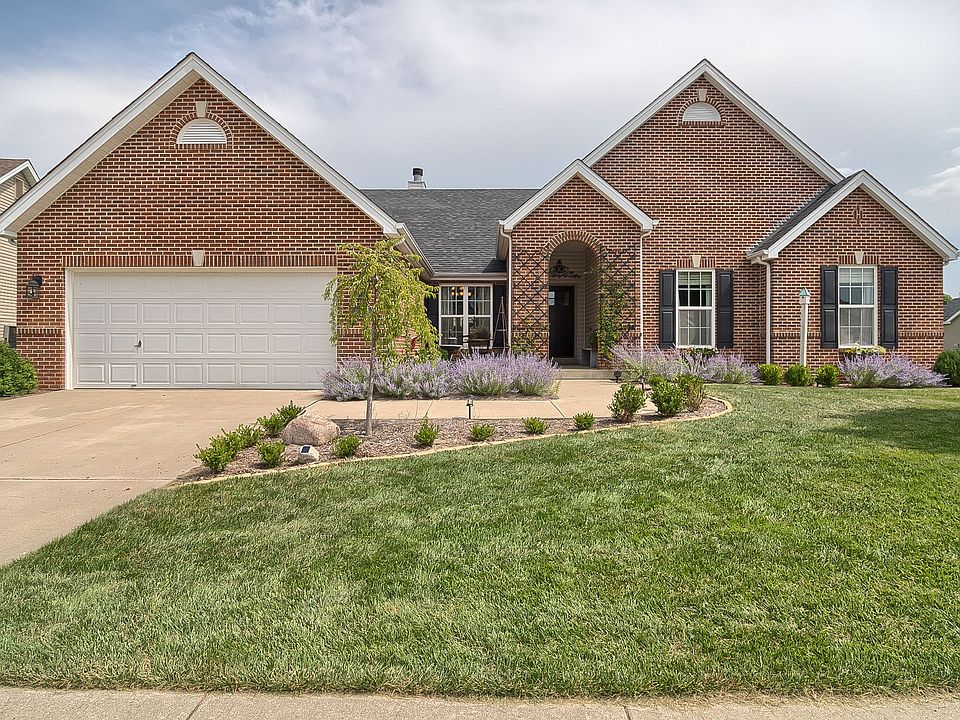 Lovely Atrium Ranch!