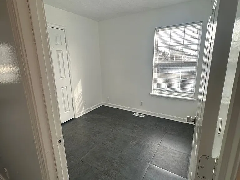 4220 Sunset Ave — Photo 11
