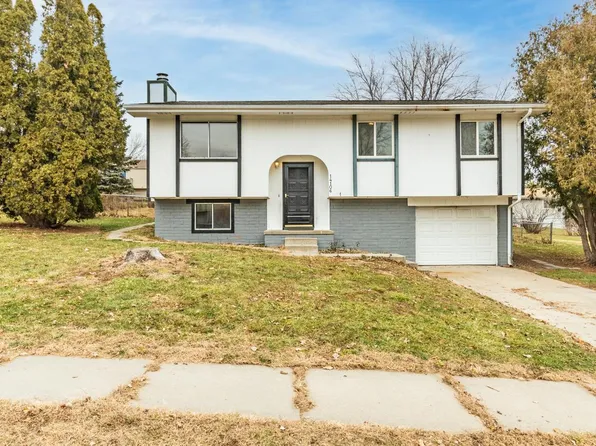 14106 Jennifer Rd, Omaha, NE 68138