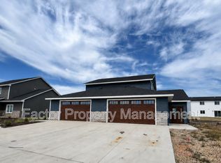 3112 Noble Dr, Mankato, MN 56001