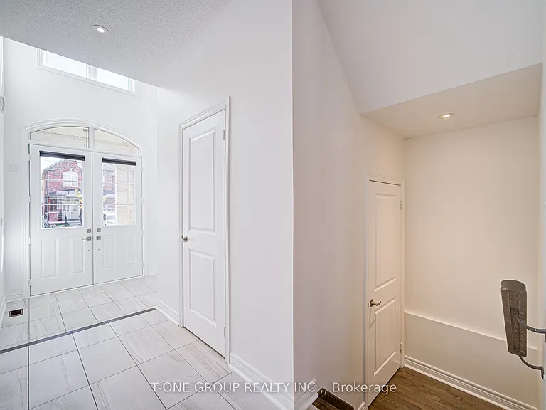 60 Lewis Ave — Photo 9