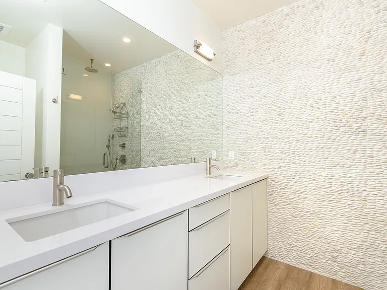 128 S Canon Dr — Photo 28