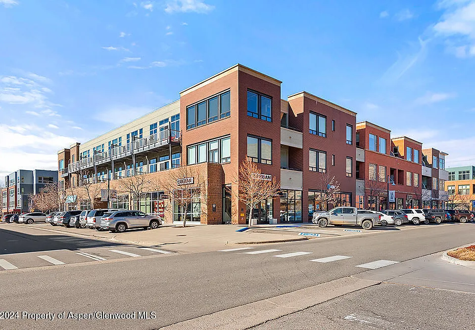 361 Robinson St #326
