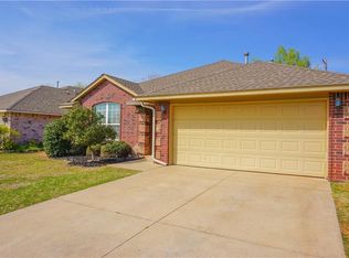 9327 Apple Dr, Midwest City, OK 73130