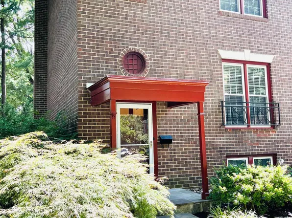 11741 N Shore Dr, Reston, VA 20190