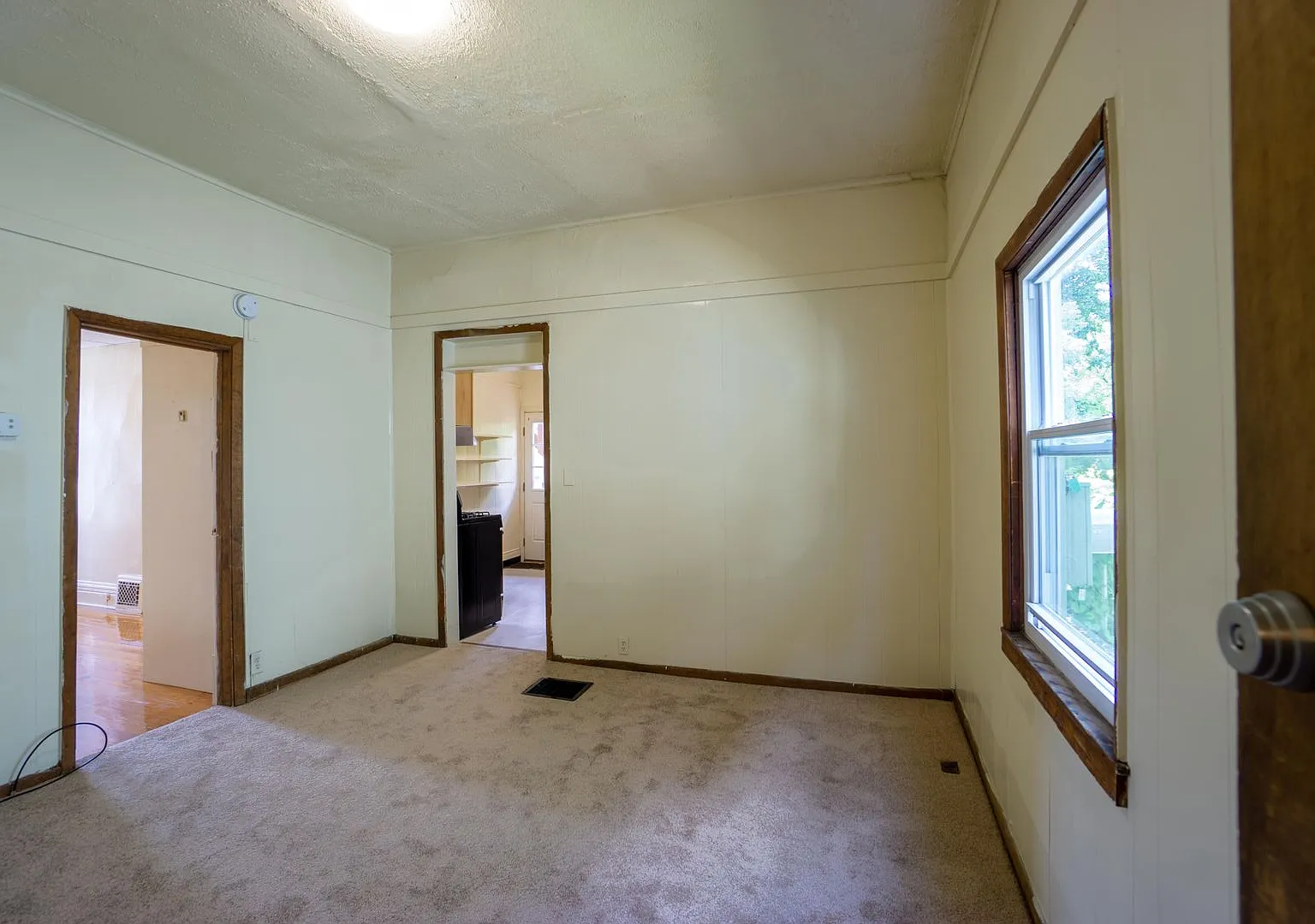 120 Dell Street - Available 8/1/27 - First Floor Apartment One Block From Shops & Eateries — Photo 4