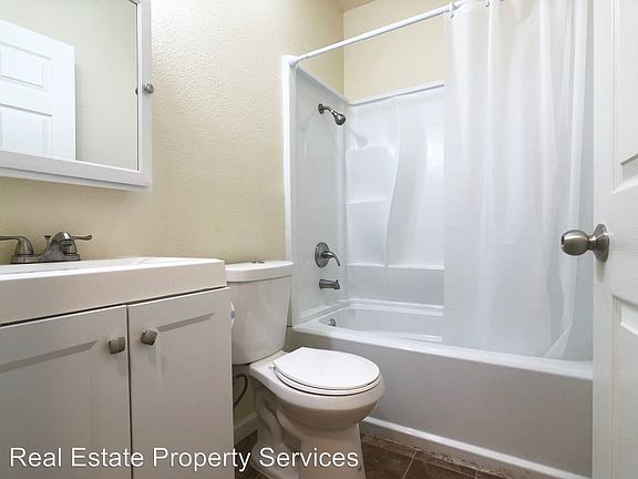 4th image of 415 E Flora St APT 01