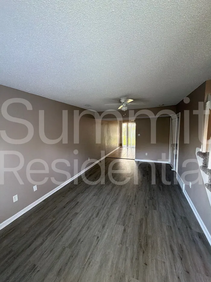 2 bed, 1.0 bath, 1009 sqft, $1,295 — Photo 2