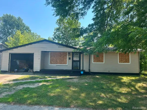 1201 Oleander Dr, Mount Morris, MI 48458