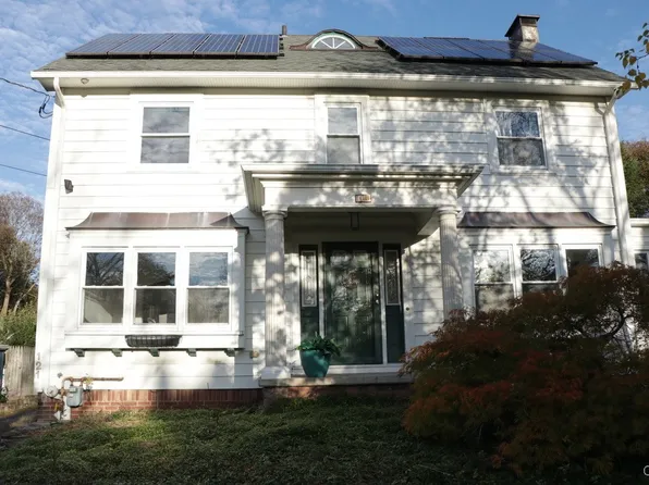 121 Edgehill Rd, Syracuse, NY 13224