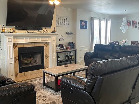 2nd image of 2214 Chippewa Dr