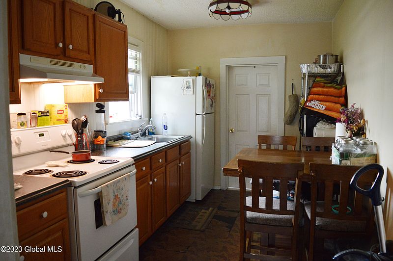 5th image of 52 Mohican Street