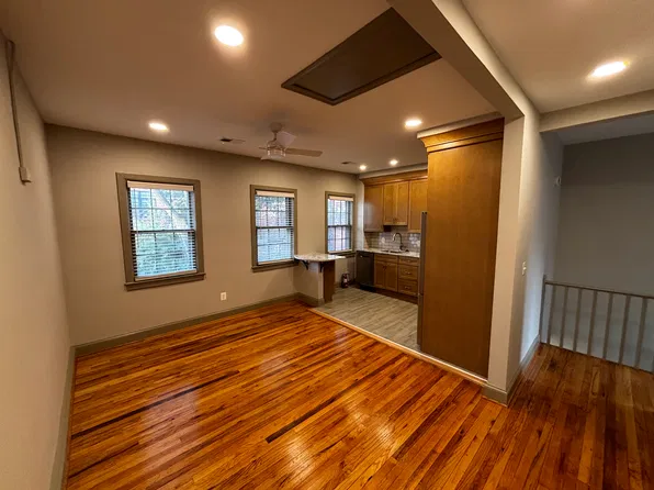 1305 King St #1, Alexandria, VA 22314