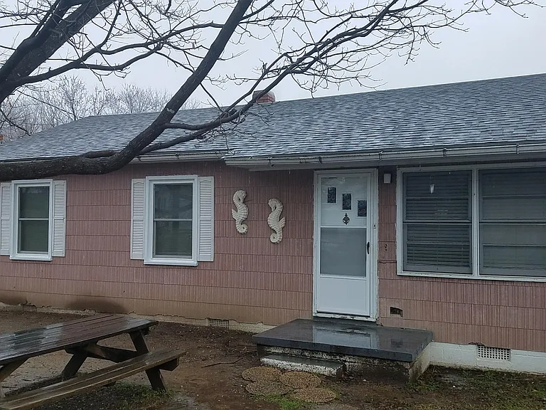 302 Penn Pl — Photo 1