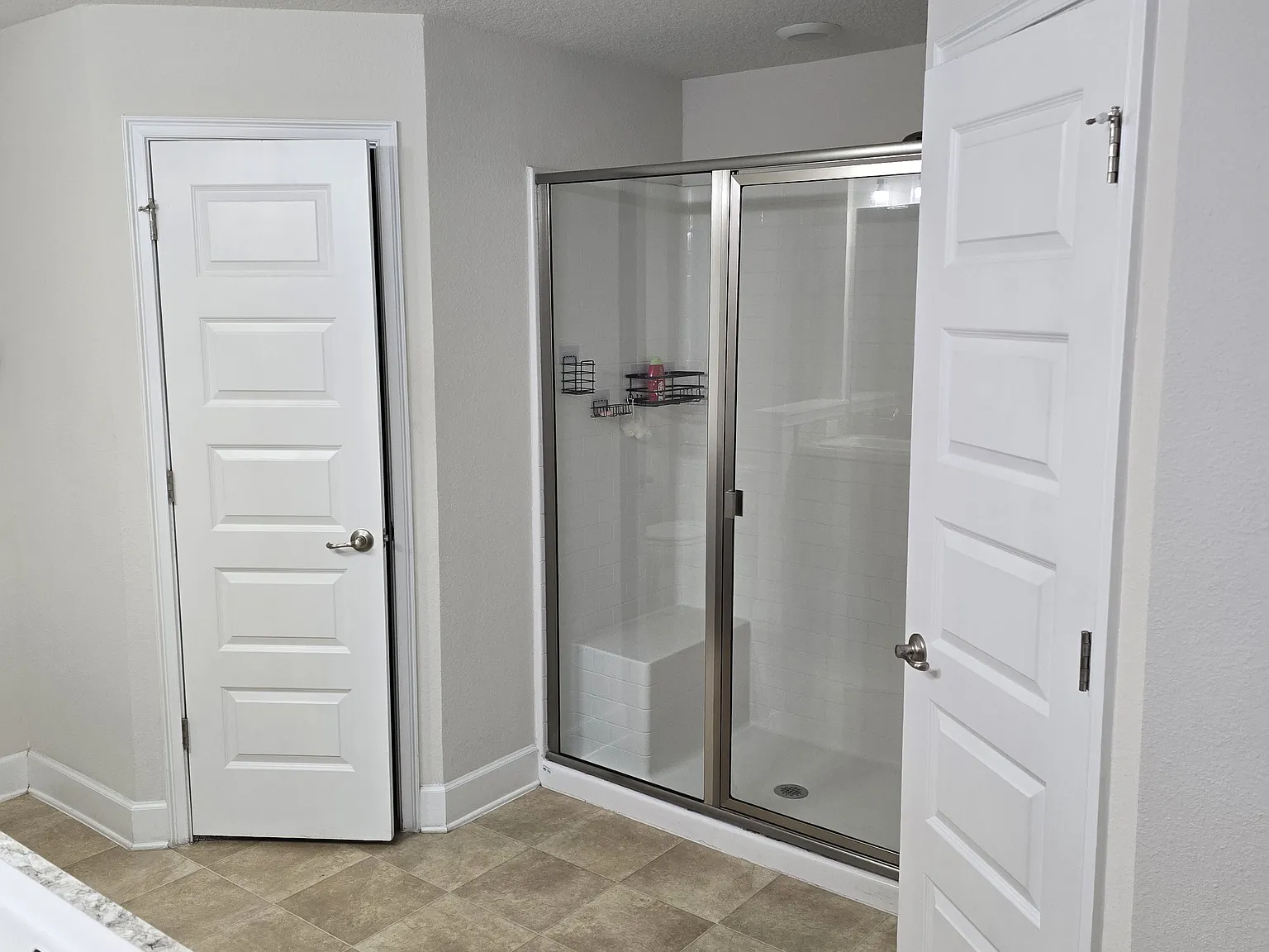 4 bed, 1930 sqft, $2,300 — Photo 2