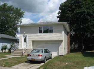 224 Swalm St, Westbury, NY 11590